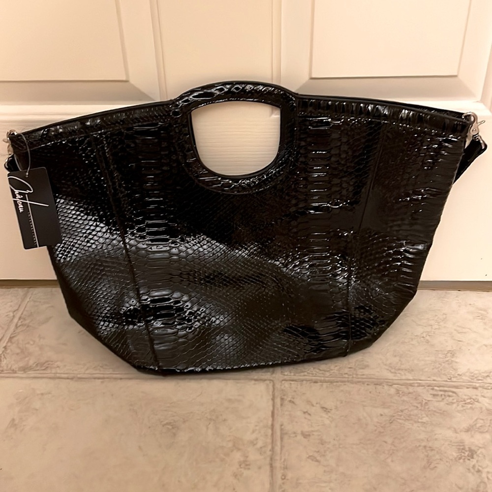 Black Magnetic snap Purse